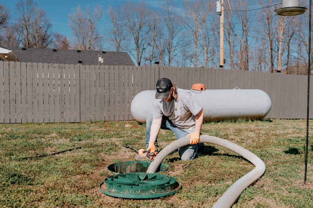 septic tank pumping service